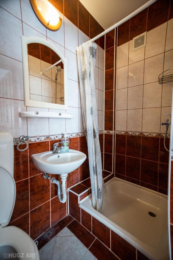 Pensiunea Viktoria BaileTusnad Buitenkant foto